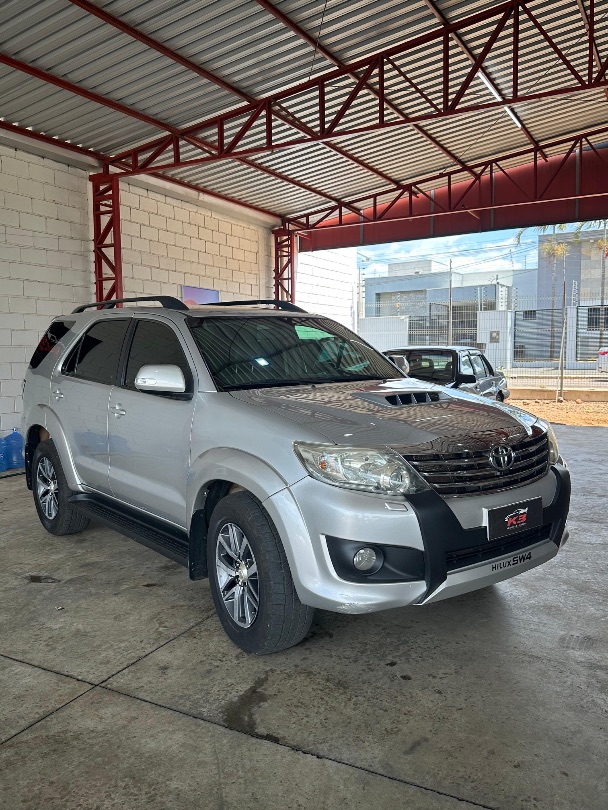 Toyota HILUX SW4 SRV 4X4 2012/2013 — foto 4
