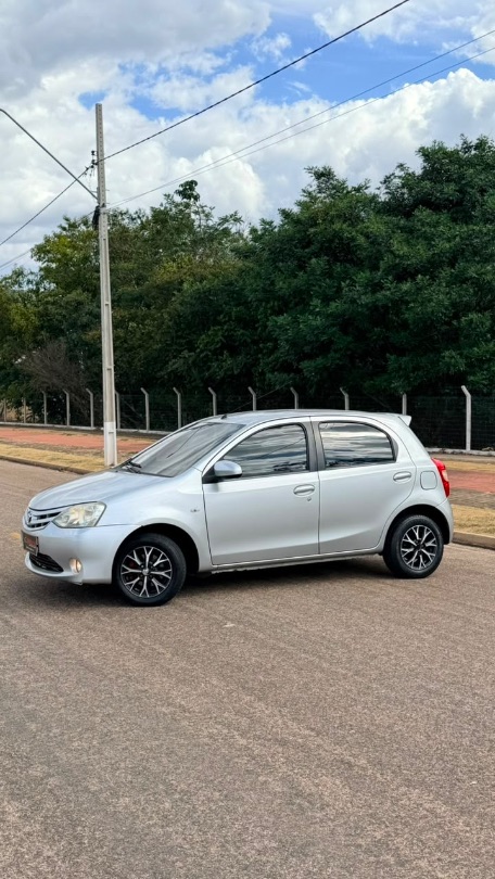 Toyota ETIOS HATCH HB XS 15 2014