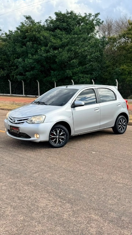 Toyota ETIOS HATCH HB XS 15 2014/2014 — foto 6