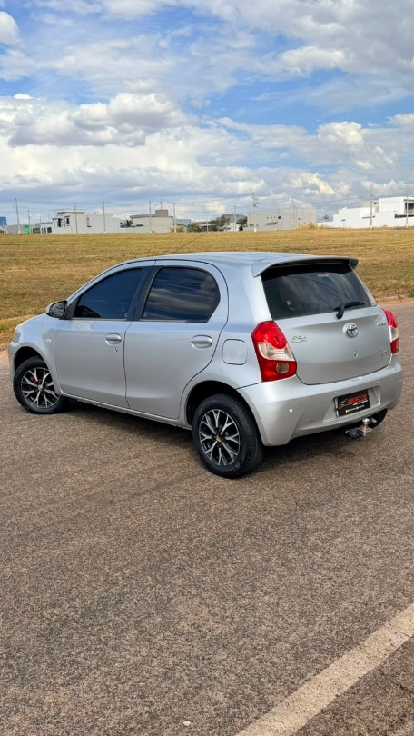 Toyota ETIOS HATCH HB XS 15 2014/2014 — foto 5