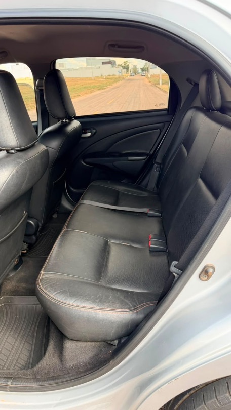 Toyota ETIOS HATCH HB XS 15 2014/2014 — foto 7