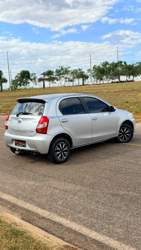 Toyota ETIOS HATCH HB XS 15 2014/2014 — foto 3