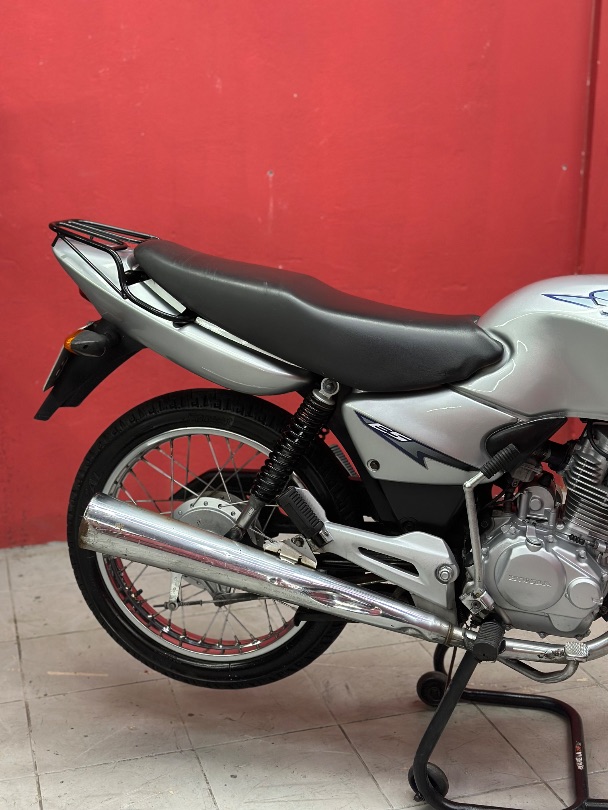 Honda CG 125 TITAN ES 2001/2002 — foto 3